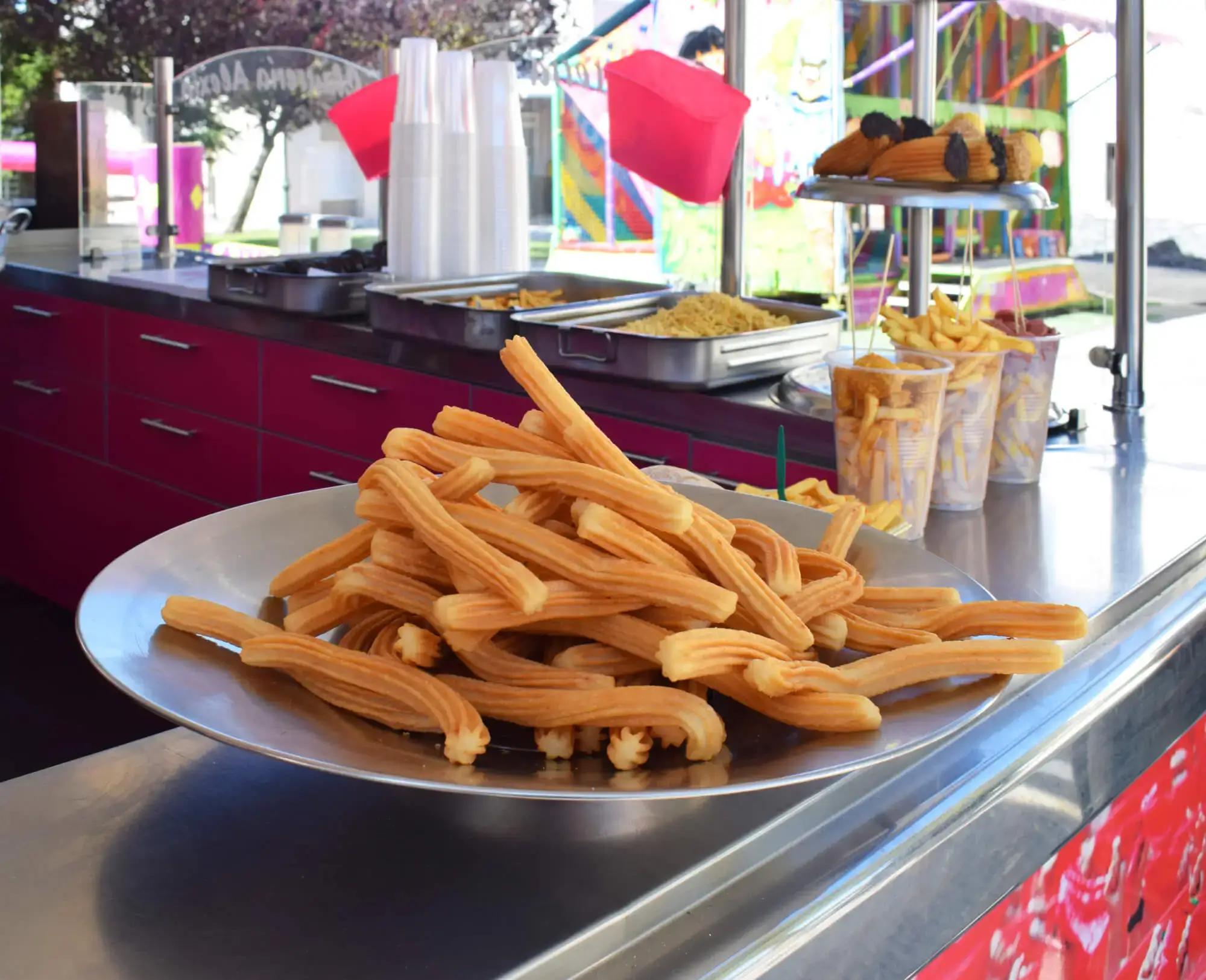 churros-y-patatas-con-nuggets-salchipapapas