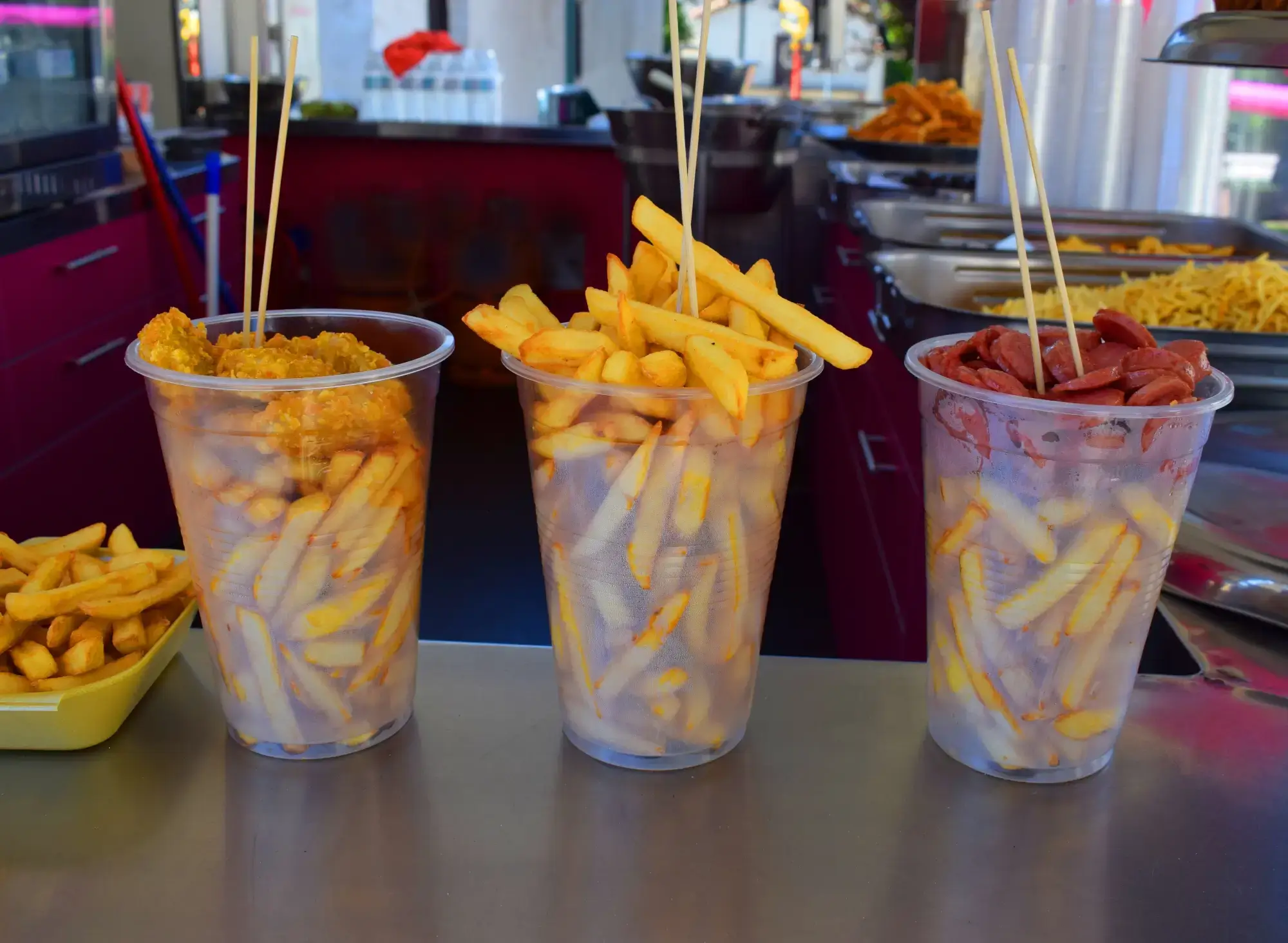 patatas-fritas-nuggets-y-salchipapas